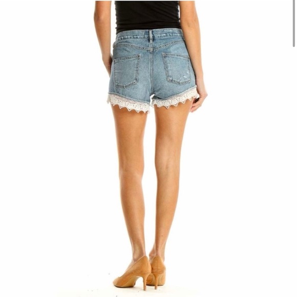 Free People Blue Bohemian Denim Shorts With Lace Trim Size 26 - Picture 3 of 8